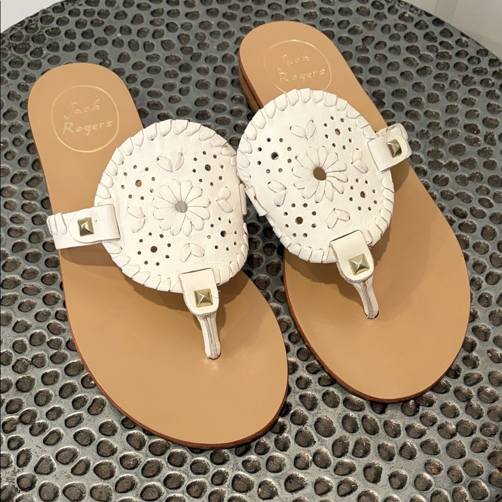Jack Rogers White Leather Thong Sandals size 6/6.5